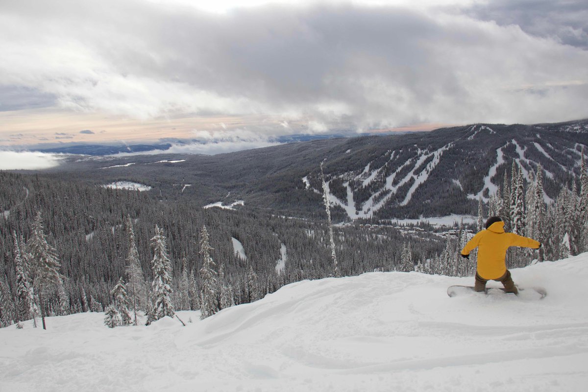 Doc_Pow's tweet photo. #HappyMonday - here's what it looked like only a week ago @SunPeaksResort - since then they've seen another two feet of POW #KnowandGo #MotivationalMonday https://t.co/NuHCgHKori #SunPeaks360 #exploreKamloops via @IAmASnowSeeker @ExploreCanada https://t.co/2tIohJU21B