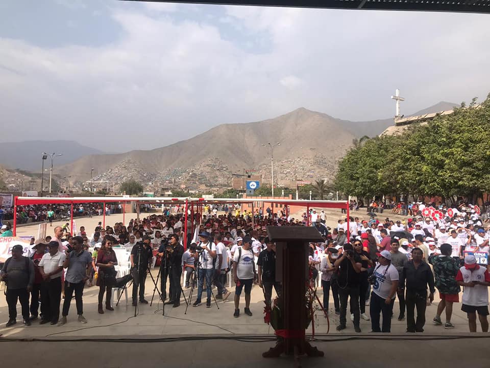 CrespoAp's tweet photo. Los peruanos no debemos olvidar lo que sucedió en nuestro país y Pascuala Rosado de Huaycan fue una de las tantas víctimas de la violencia de SL que otros intentan olvidar.
Ni a la izquierda ni a la derecha. Adelante!

#EleccionesCongresales2020 

https://t.co/cuv7J9iP8v https://t.co/WHRXViUiWV