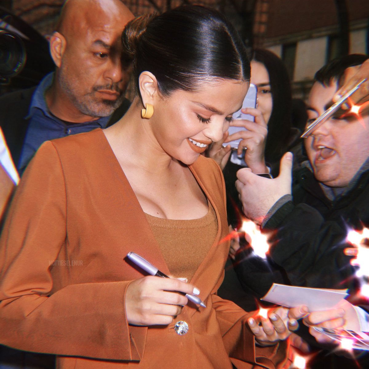 giulia09791401's tweet image. Splende.
#SelenaGomez #rareisoutnow