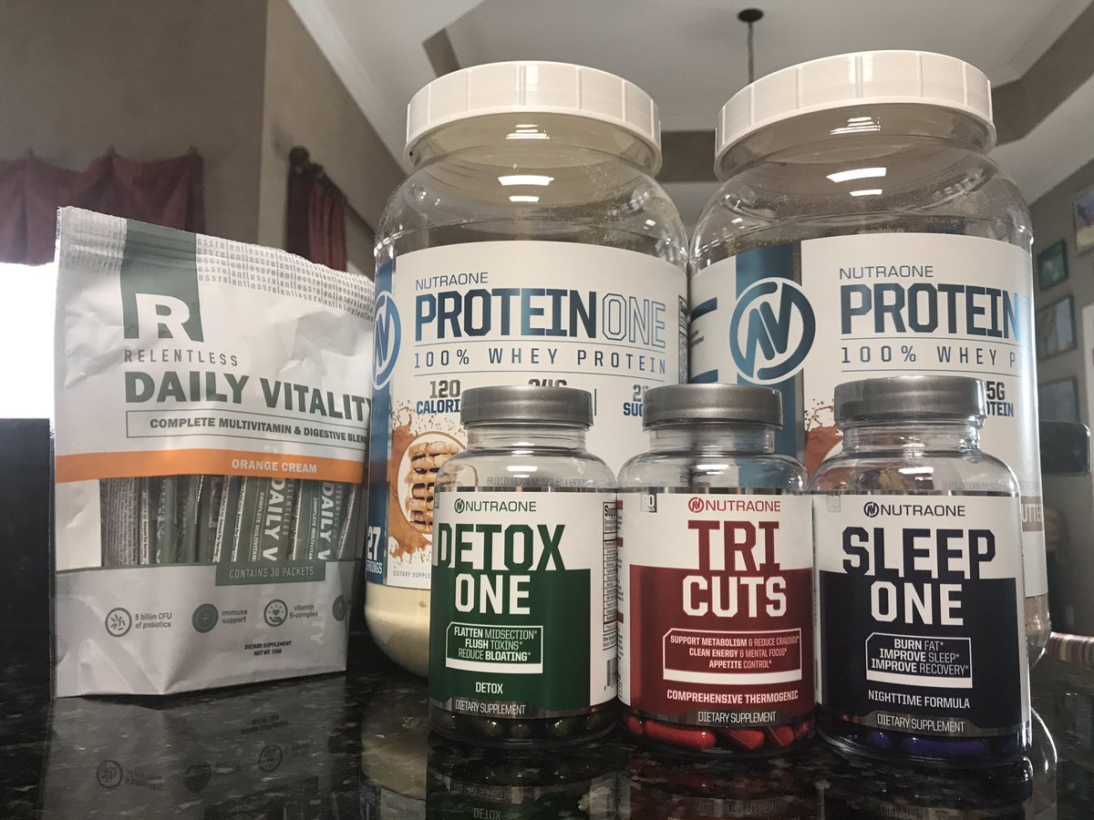 travisreier's tweet photo. CFP title game spread! YUM! #resolutionists https://t.co/T30dG0Y8Bv