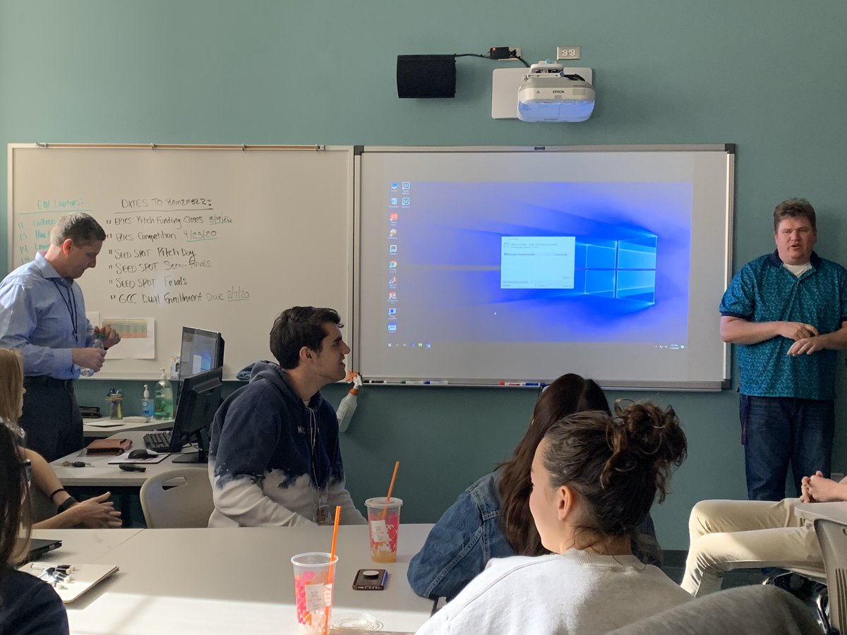 ShawNicco's tweet photo. Awesome Guest Speaker last Friday, Chris Lemka really opened my eyes to the world of Traffic Engineering and how vital it is in our everyday lives #PeoriaMET #PeoriaMETEng https://t.co/LgtKQxEafQ