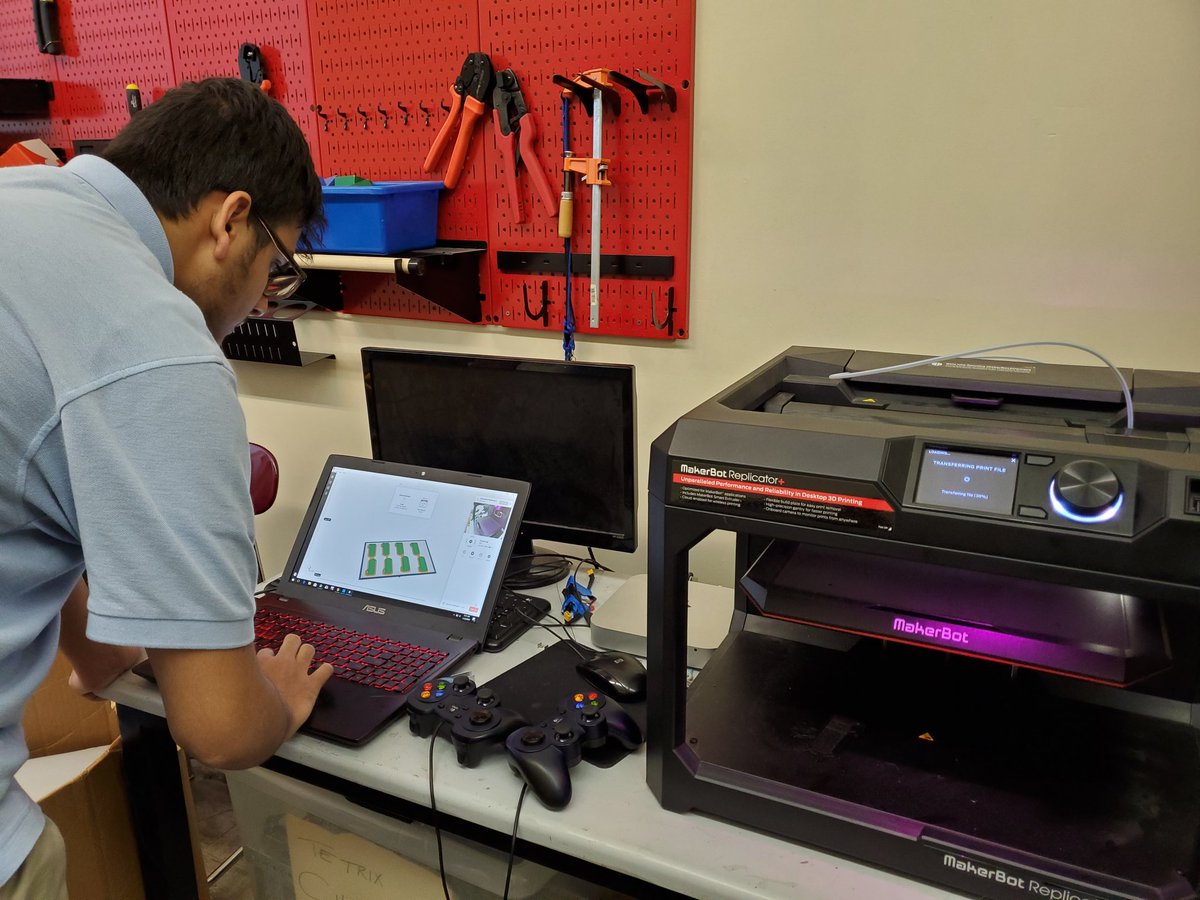 Hard at work with our future engineers! <a href="/SyracuseAcademy/">Syracuse Academy of Science</a> #SASAtoms