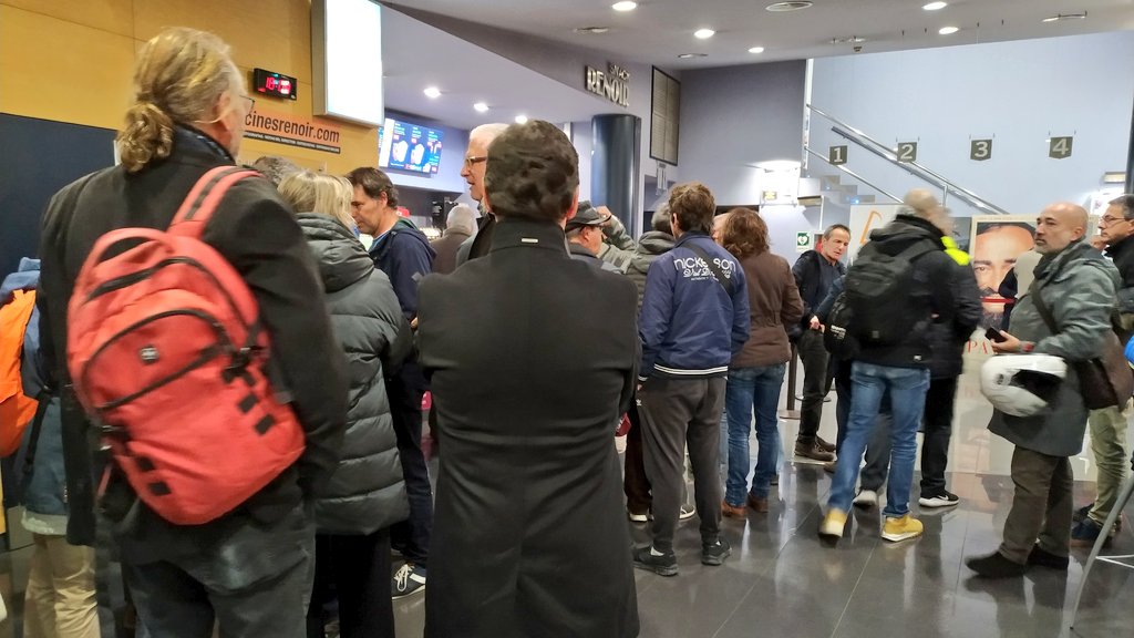 Todo a punto para la proyección de "Sillages" en el cine Renoir Floridablanca!