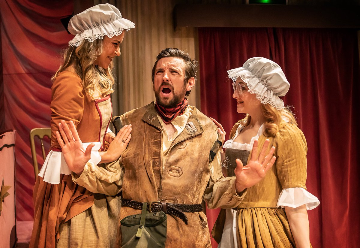 CRAIG GAZEY (<a href="/craigazey/">Craig Gazey</a>) can currently be seen as Eric in Alan Ayckbourn’s Ten Times Table. On tour Nationwide.