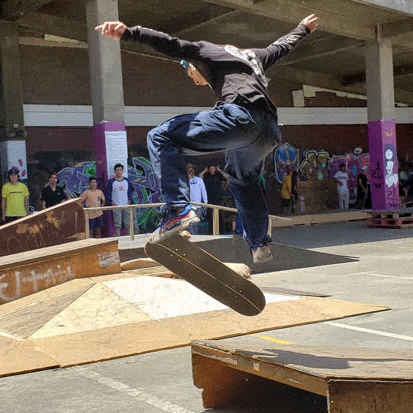 Vive_Antofa's tweet photo. Revisa las mejores fotos del campeonato de skate organizado por @skatetrainingafta 🏅🥳
#skate
#jovenes
#talentodeportivo
https://t.co/QOPxu82gLi https://t.co/usPw13pdQC