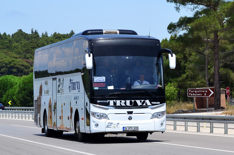 HeavyTurkey's tweet photo. 📌@magazinulasim Buğrahan Eldemir'in objektifinden. 📸
➽Temsa Maraton
➽Çanakkale Truva Turizm
➽#34BTV699
#️⃣
#PozlarınAdresi #heavyvehicles #magazinulaşım #temsa #temsabus #temsaotobüs #temsaturkey #temsatürkiye #temsamaraton #maraton #yenimaraton #truvaturizm #otobüs #bus https://t.co/XeskrNTIM2