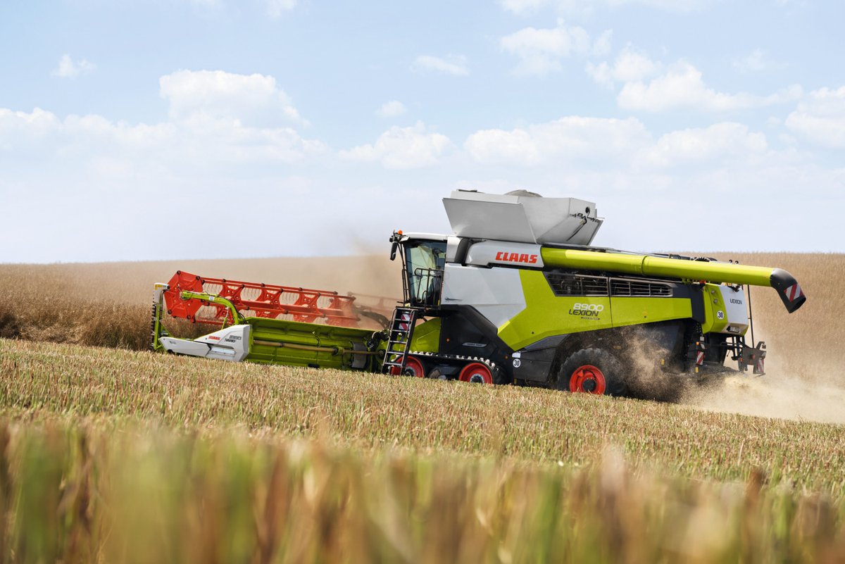 CLAASFrance's tweet photo. La nouvelle #LEXION 8900 : Le châssis a été redessiné afin de simplifier la maintenance.
Sur toutes les #LEXION, tous les graisseurs sont regroupés en banc de graissage centralisé 50 h.
L'#APS #SYNFLOW #HYBRID apporte 10% de performance supp.
🎞️https://t.co/wTouevDCJq https://t.co/7qLPYGaxTw