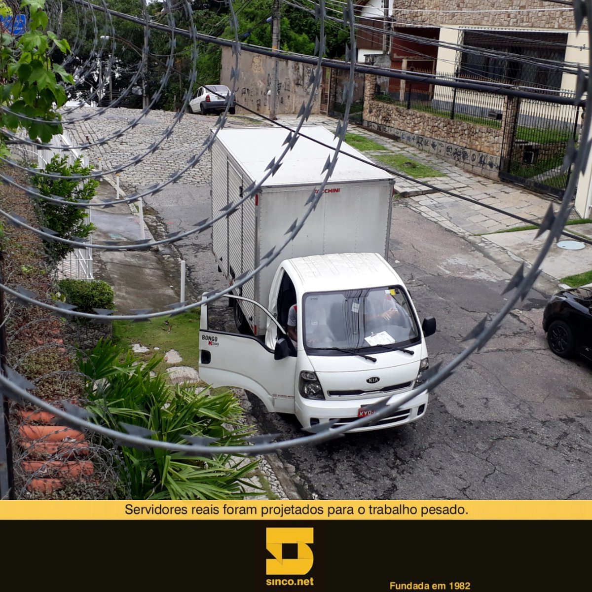 Sinco_Brasil's tweet photo. #PartiuMG ! Se o seu #Servidor vai pra #Mutum , ele acabou de por o #penaestrada
Aqui construímos #Servidores Reais!
https://t.co/TuR3XXdDVn
#Sinco #Tradição #Desde1982 #Xeon #IamIntel #Kingston #Seagate #Crucial #Nilko #Intel #DataCenter #RJ #Informatica https://t.co/icxSEZQBGV