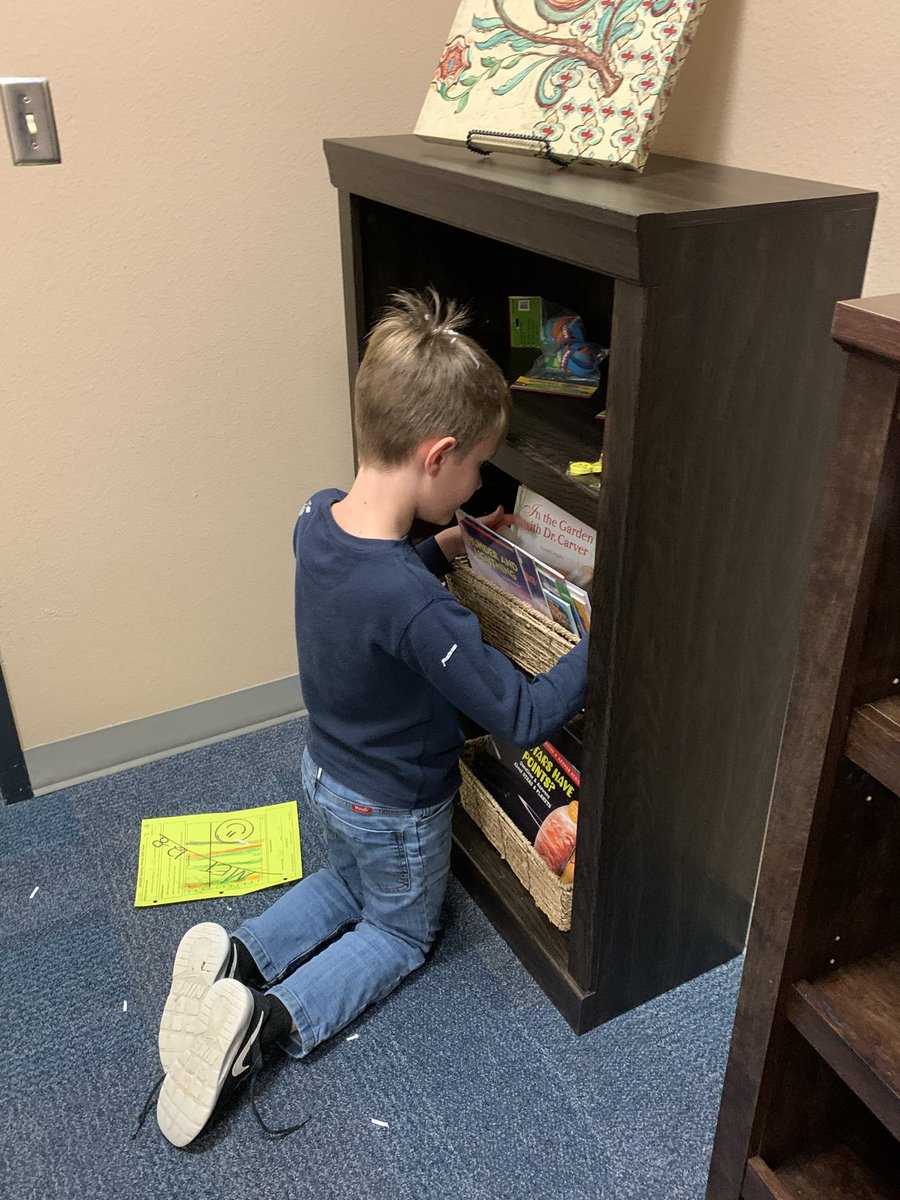 This boy told me he wanted to choose a book as his reward for meeting his WIG to help people read! ⁦<a href="/7HillsNISD/">7Hills Elementary</a>⁩ ⁦@TCRWP⁩ ⁦<a href="/TheLeaderinMe/">The Leader in Me</a>⁩