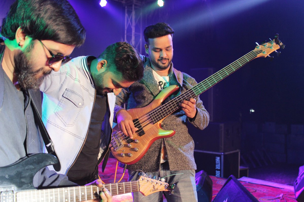 Musicforpradeep's tweet photo. Had a great concert ❤🎹🎙🤘
Thank you soo much #JABALPUR
#GETPANDEY https://t.co/zI9JsgDrwN