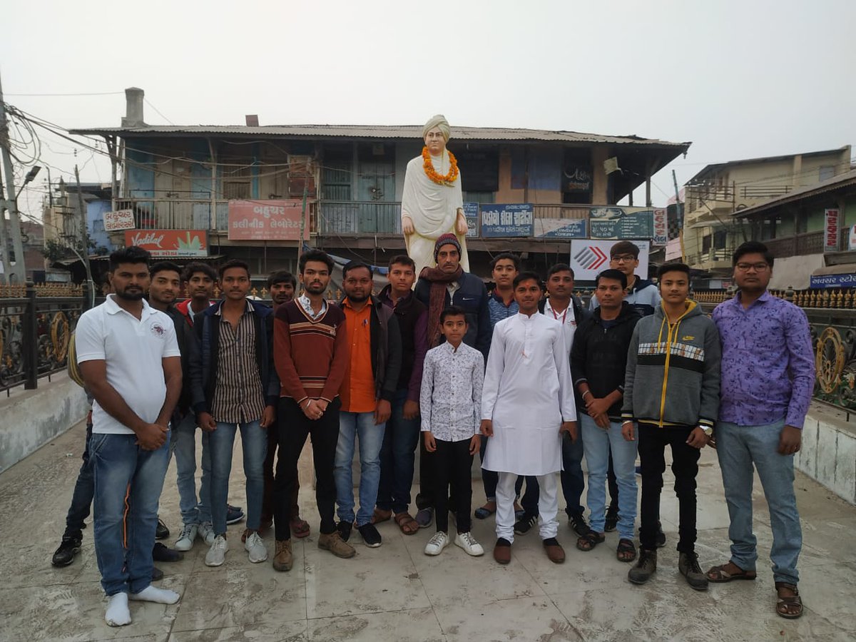 svykamd's tweet photo. *ગુજરાત ના સંવેદનશીલ મુખ્યમંત્રીશ્રી વિજયભાઈ રૂપાણી ની પ્રેરક ઉપસ્થિતી માં મહાત્મા મંદિર માં હજારો યુવાનો ની હાજરીમાં "યુગ પુરુષ યુવા પરિષદ" યોજાઈ..*
*આ પરિષદમાં બોટાદ જિલ્લાના અંદાજીત 200 જેટલા યુવાનો એ ભાગ લીધેલ... 💐*
*#Yugpurush #YuvaParishad
@SVGRYB https://t.co/gEL5MbtBa3