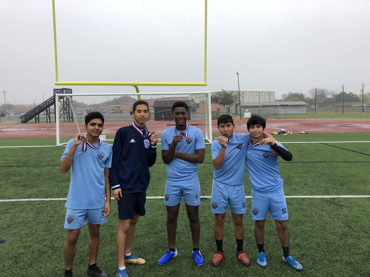 CHSTiger_Soccer's tweet photo. Big shoutout to these five guys for receiving all tourney honors this past weekend! #SwitchedOn #Pursuethedub #StandingOvation @CoachRod91 @jnmcopeland @TPAthletes https://t.co/ViFHoMlaFH