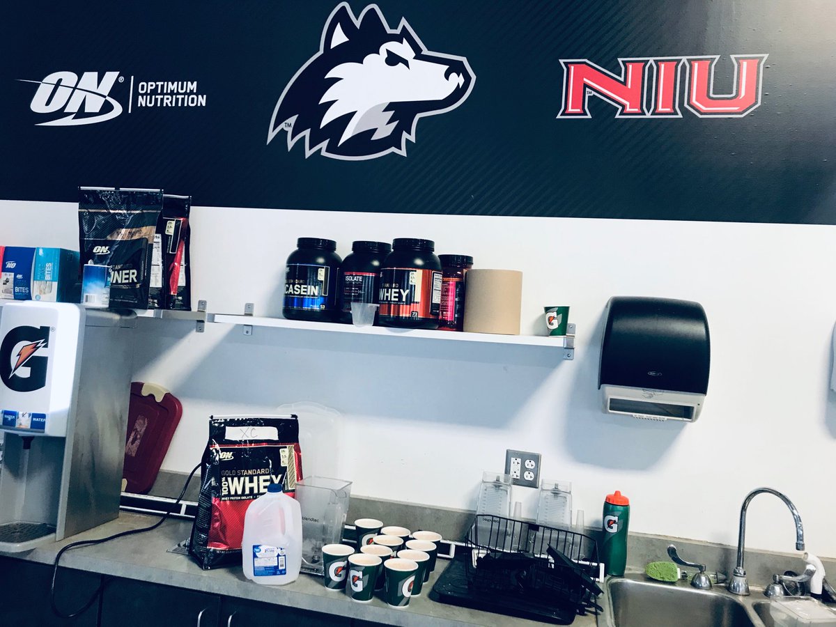 RunAdrianMyers's tweet photo. Rise & Grind morning workouts/lifts are in the books 👉Next up... @Team_Optimum shakes 😎🥛Recovery clock is now ticking ⏰ 💪 #NIUXC #NIUTF #BuildingChampions #Find2 https://t.co/r1bmYr7Htd