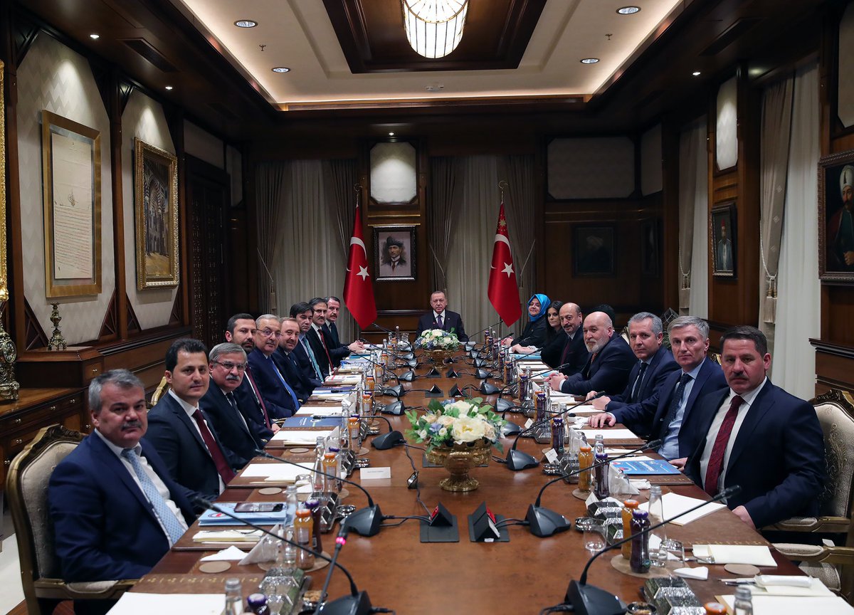 tcbestepe's tweet photo. Cumhurbaşkanı @RTErdogan, Memur-Sen heyetini kabul etti https://t.co/zwtCAHtj5q