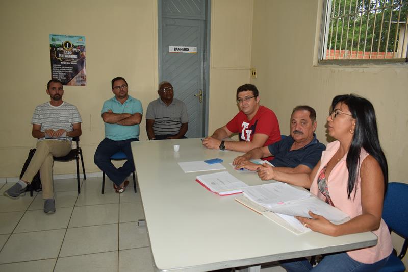 Prefeito Raimundo Silveira e secretários municipais definem metas para 2020
parnarama.ma.gov.br/noticias/notic…