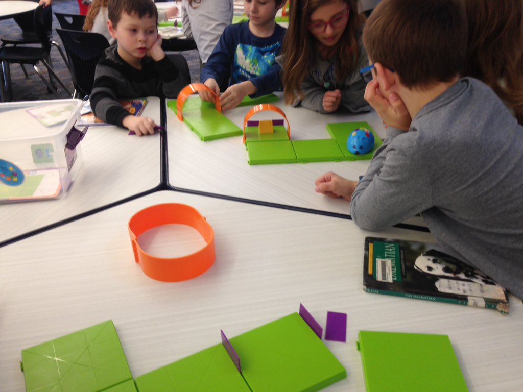 entwist412's tweet photo. First graders exploring coding withSTEM mouse robots #wleced #STEM @DublinWL https://t.co/9Xf1g7Myx4