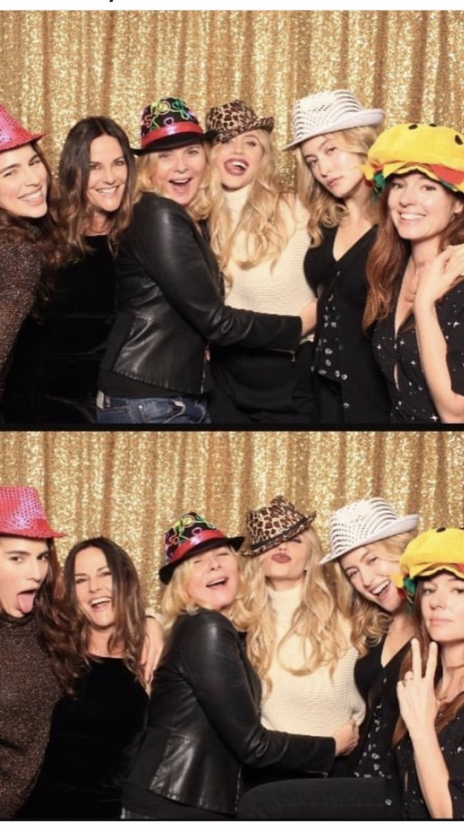 KimCattrall's tweet photo. Lots of love for these gorgeous, fabulous gals. Warp on Season 1 @FilthyRichFOX https://t.co/pCHfhbhnl7