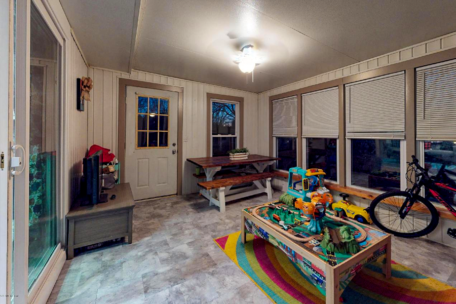 HommatiNetwork's tweet photo. 4402 Taft Ct, Louisville, KY 40299

Experience this house in 3D @ https://t.co/bCDxMmwvui

#Hommati #LouisvilleKyRealtor #KentuckyHomes #RealEstateKY #LouisvilleKYRealEstate #LouisvilleKYRealtor https://t.co/yXFlthxyjU