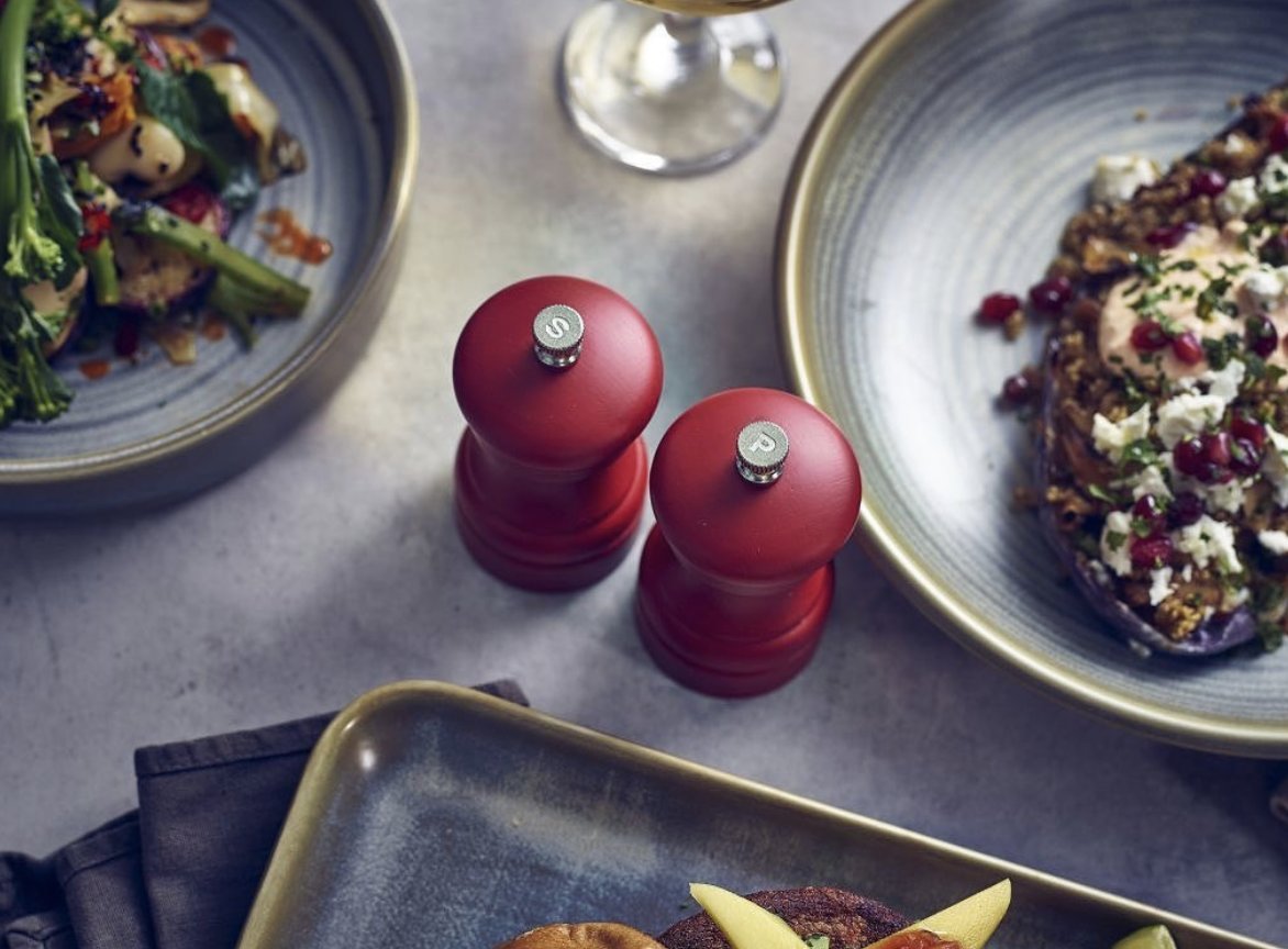 WalkingMatters's tweet photo. Introducing @Genware1's NEW #colourful wooden salt and pepper grinders, giving you creative control of your restaurants table top! Supplied with a pair of engraved knobs, S and P. π§π§
#TabletopMatters
#Genware #tableservice #tableware #terratableware #restaurantvibes https://t.co/GIojbSZM37