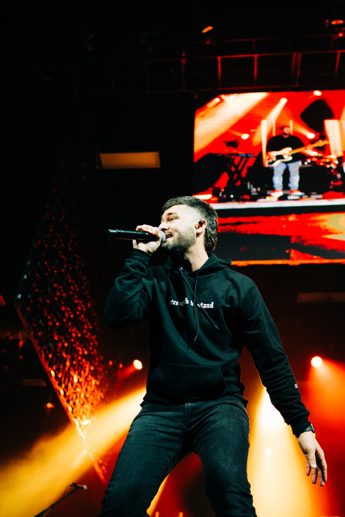 rushoffools's tweet photo. The @strengthtostand January conference is this weekend and we can't wait.
Here's a fresh pic from December's conference from our . friend @marydashgates!
#rushoffools #foolsfam #worshipmusic https://t.co/jM4csOUJIn
