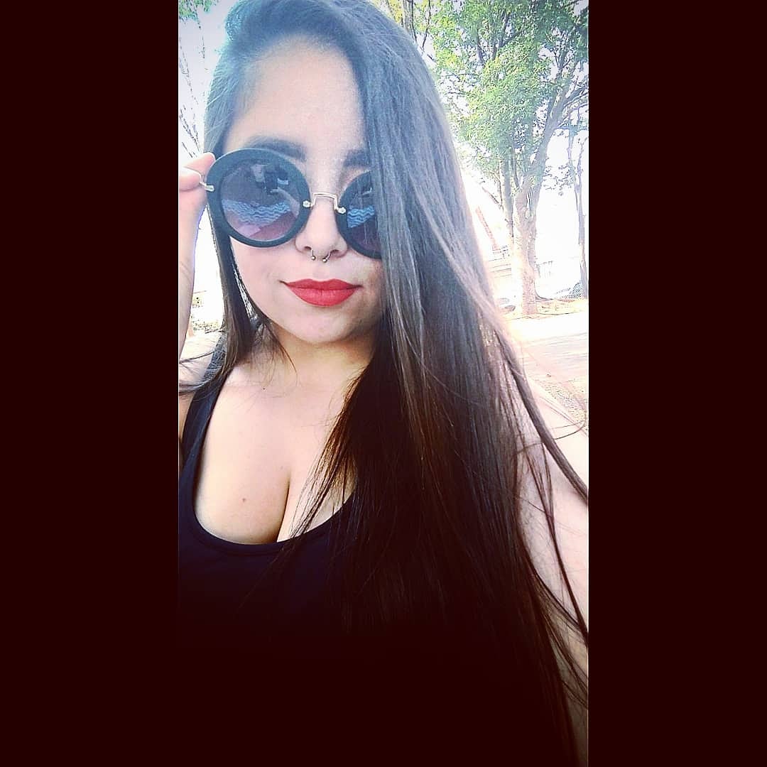 Stecdn's tweet photo. Postando pra lembrar a mim mesma do quanto eu sou maravilhosa, e que nada nem ninguém vai apagar meu brilho ♥️ https://t.co/SsbDJJ2TvQ