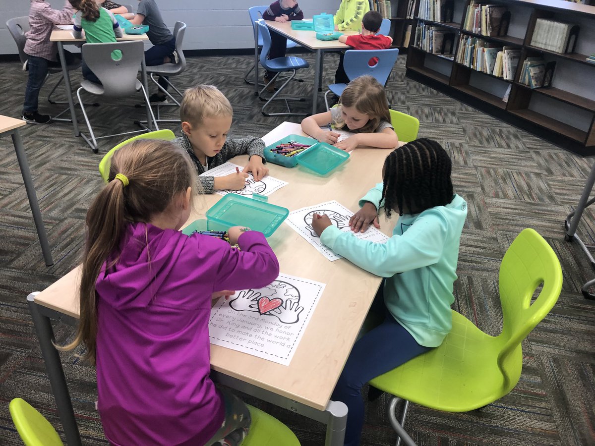 MWSmith5of6's tweet photo. Practicing the use of text features with @MtGallantElem kindergarteners and first graders this week while learning about #MLKDay https://t.co/9vSUv0higM