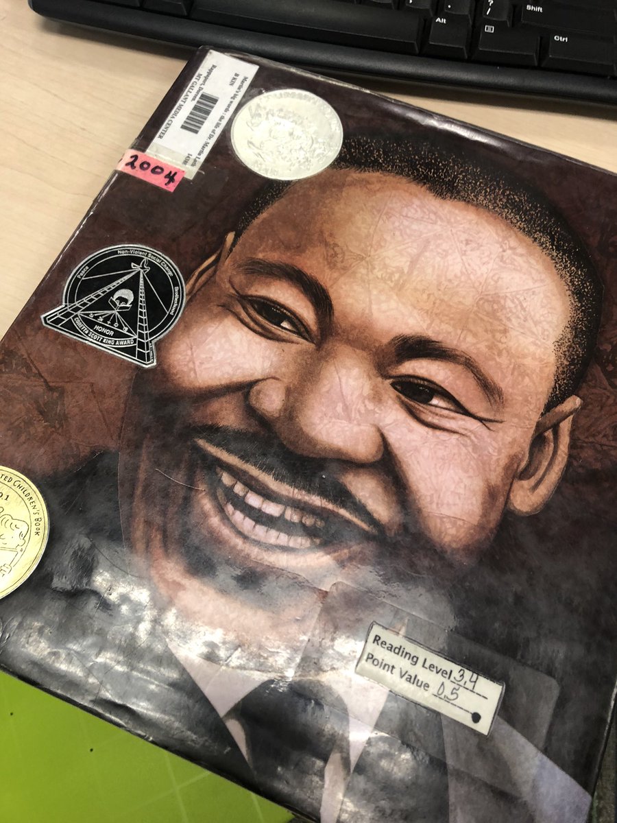 MWSmith5of6's tweet photo. Practicing the use of text features with @MtGallantElem kindergarteners and first graders this week while learning about #MLKDay https://t.co/9vSUv0higM