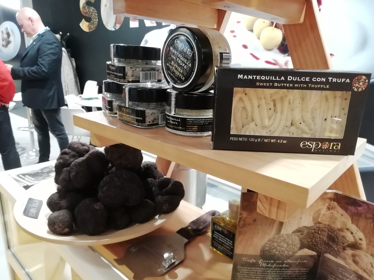 Mañana en <a href="/madridfusion/">madrid fusion</a> se subasta nuestro diamante negro más internacional: la trufa negra! Y <a href="/la8soria/">La 8 Soria</a> estará allí para ver quién es el chef que se la lleva 🍴