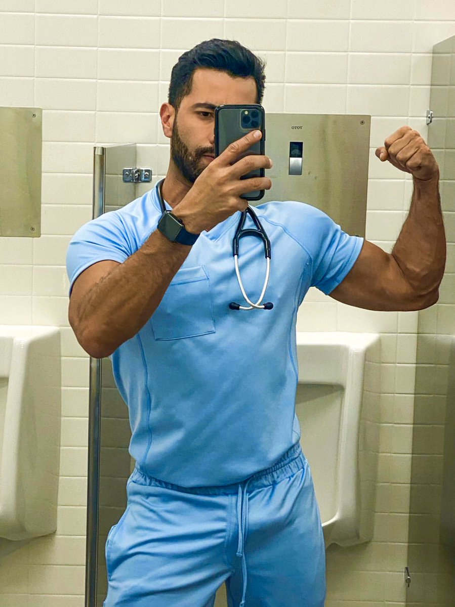 Clear your mind of can’t💪
👨🏻‍⚕️NP @ny.antonio #fitscrubs #mondayvibes

Small Ceil Blue evrpur top bit.ly/2N4fmUn
Small Ceil Blue evrpur joggers bit.ly/34lKFji