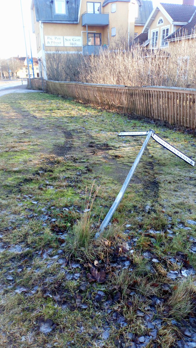linastrom's tweet photo. Bra genväg ändå https://t.co/tkDe5BHLhA