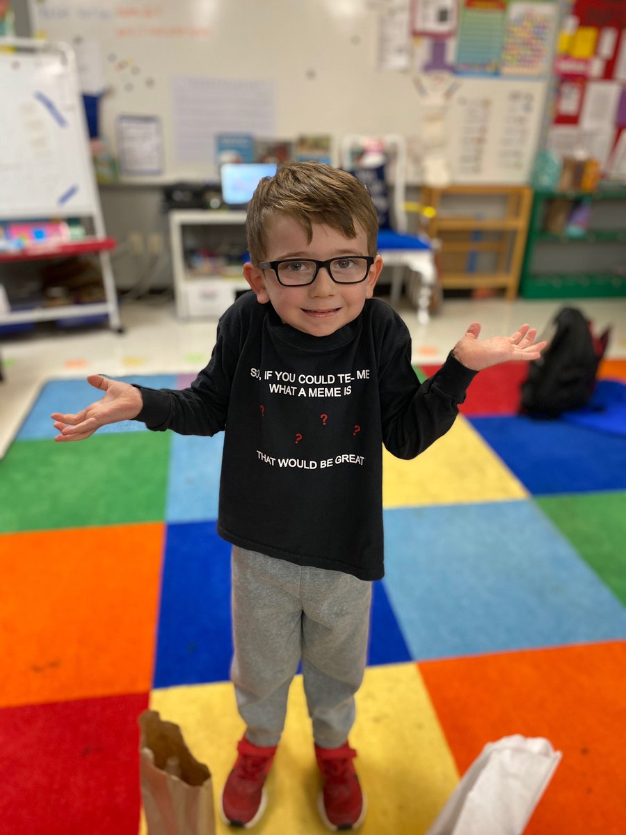 RossvilleAcad's tweet photo. RCA 4K student...โSo if you could tell me what a meme is that would be greatโ ๐๐ #bestdressup #packpride #HoCo2020 https://t.co/yo9xsAibQ7