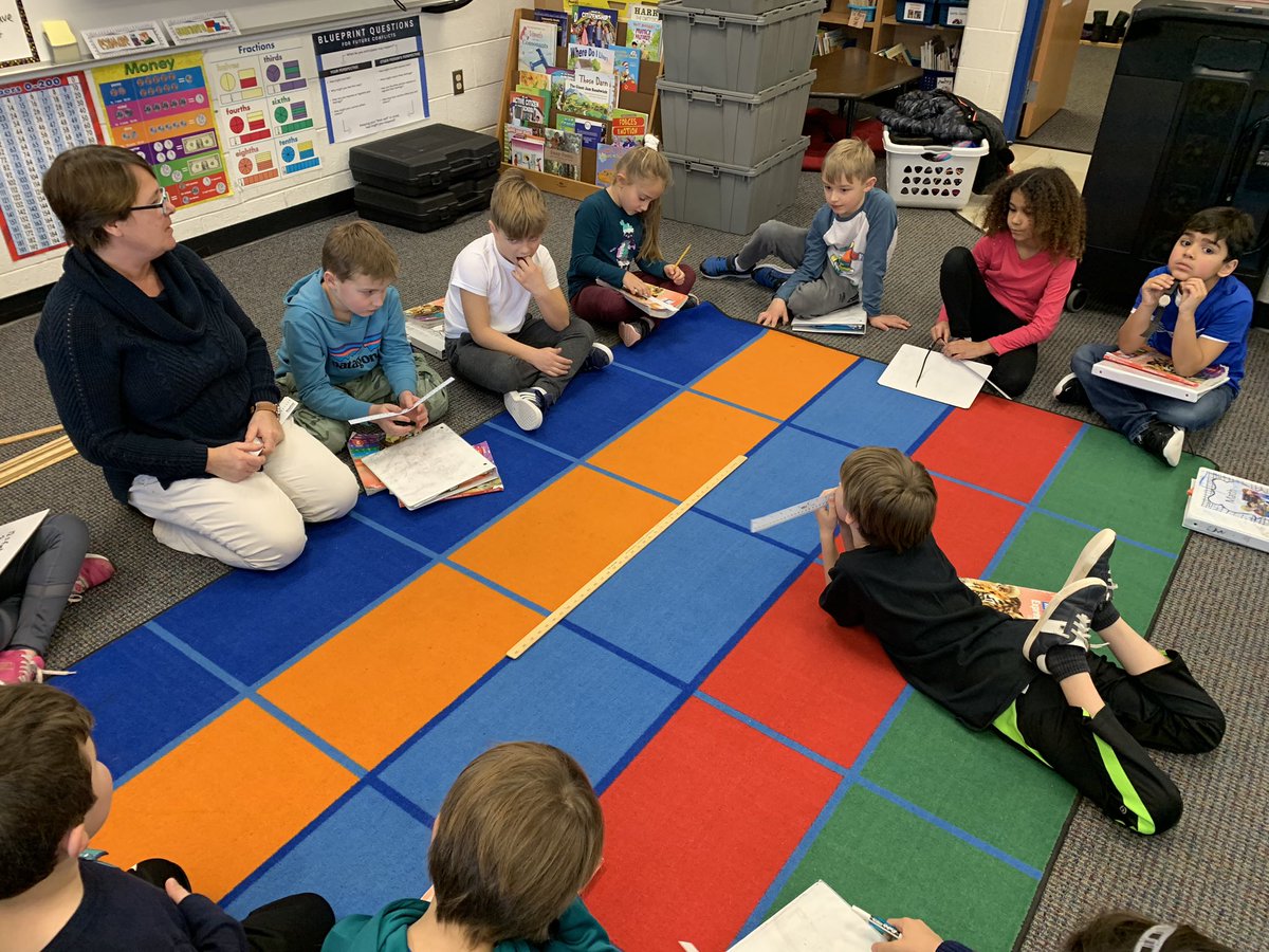 Erin4511's tweet image. Using precision to discuss and problem solve using measurement in @Marcus1Michelle 2nd grade. Great math conversations happening @PembrokeElemen1 @Math_BPS #BPSlearners