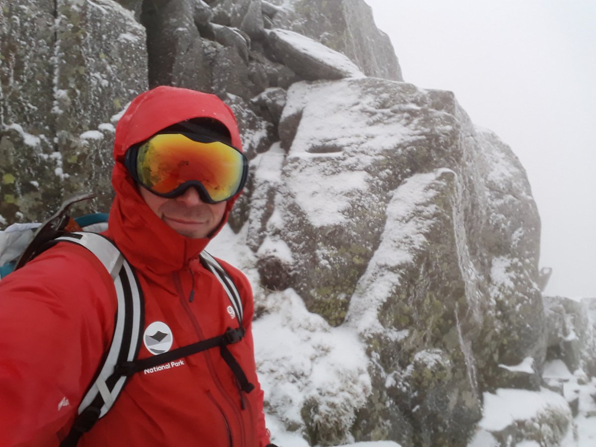 LakesWeather's tweet image. Enjoying the challenge of #StormBrendan on #stridingedge :) An early start, good winter kit &amp;amp; a willingness to turn back being the key to summiting safely today #summitsafely #lakeswinter #beadventuresmart @Hardwear_Eu @petzl @lasportivatwitt @JulboEyewear @lyonequipment
