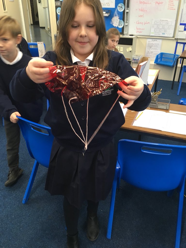 SpringCottagePS's tweet image. In #springcottagescience - #springcottage5T tested the effects of air resistance on different materials.