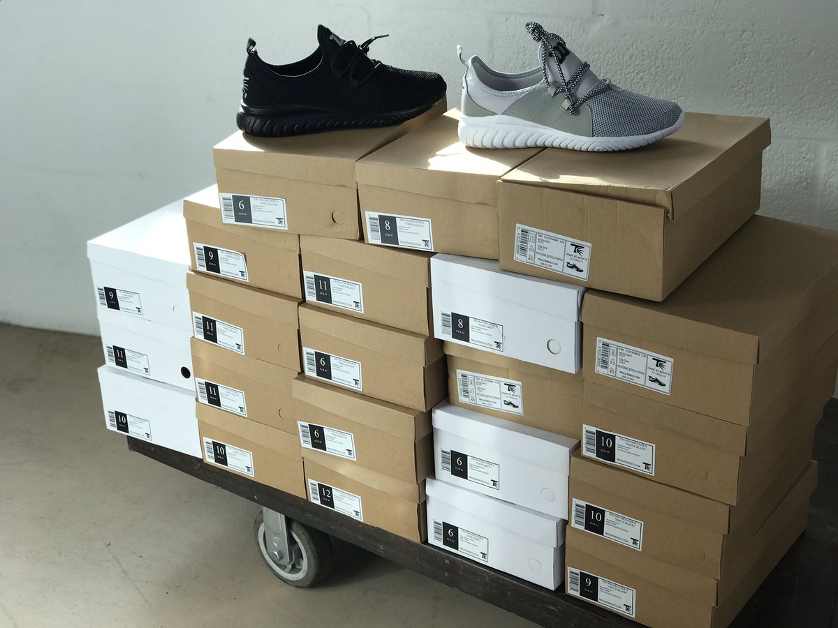 JavarisNeely's tweet image. Letting the remainder  of #WaveRunners for go $20.20! 40% off..... 6.9oz light.....pay via #Cashapp or Tikiclothingco.com.(cleaning out the warehouse for new model) #WalkOnclouds