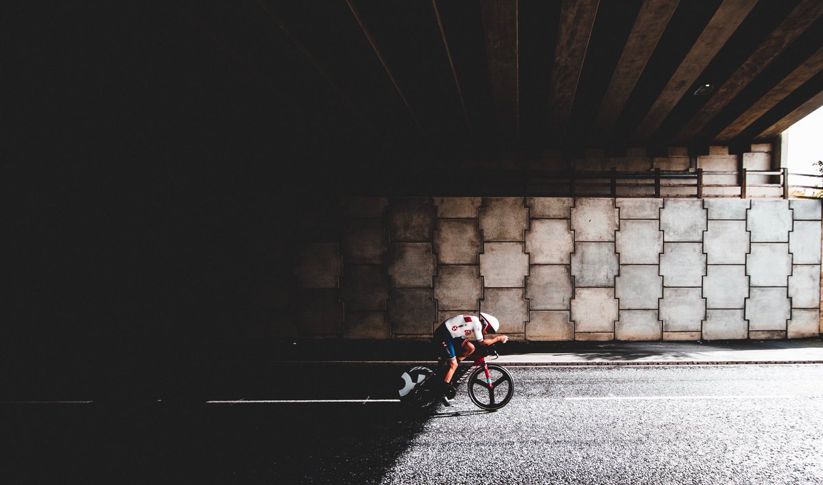 Huge Congrats to 3RT rider, media man and partner @LuAl22/@eltoromedia_com. He entered the @MarkGunterPhoto Photographer of the year awards with this shot of @AlexDowsett and came away with 2nd place. 1200 photos, from 36 countries, and that's our first podium of the year! 🥈🍻