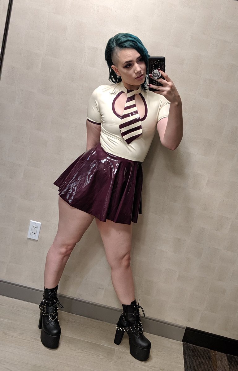RT if you'd let Me give you a wedgie in this sexy latex outfit. 🔥