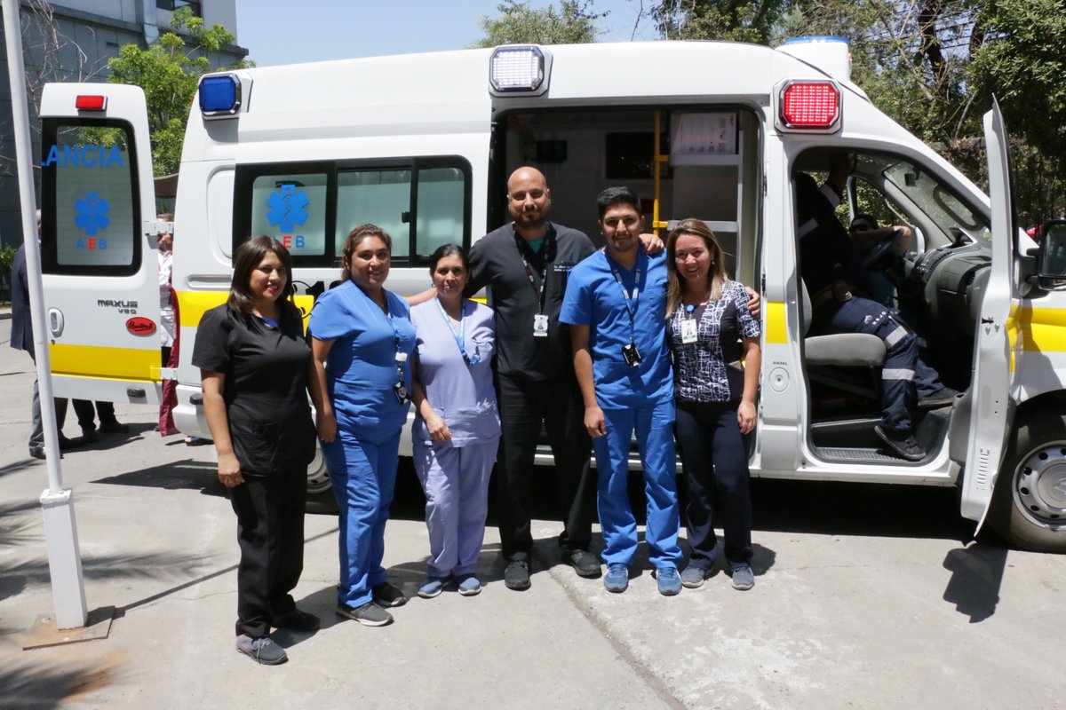MidoriSawada's tweet photo. El @HSJDChile recibe de @UST_Santiago una nueva ambulancia destinada para nuestra urgencia. Gracias a todos, sigamos trabajando juntos.@jmanalich @ministeriosalud @SaludOccidente @pacomir @GobiernodeChile https://t.co/XPc3rBiz7p
