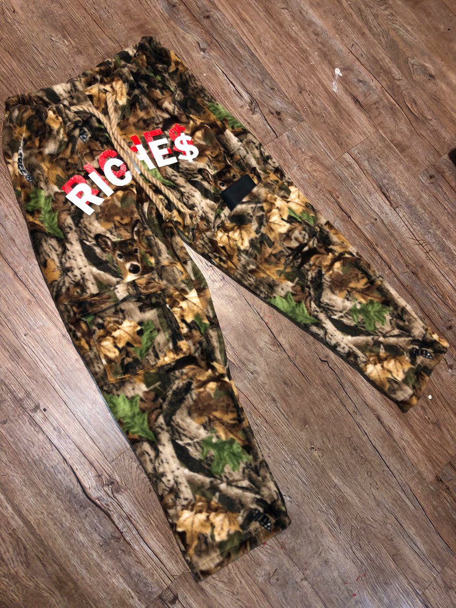HumbleHustle__'s tweet image. I made some pants last night...⭐️

-RICHE$ WEALTH CLUB