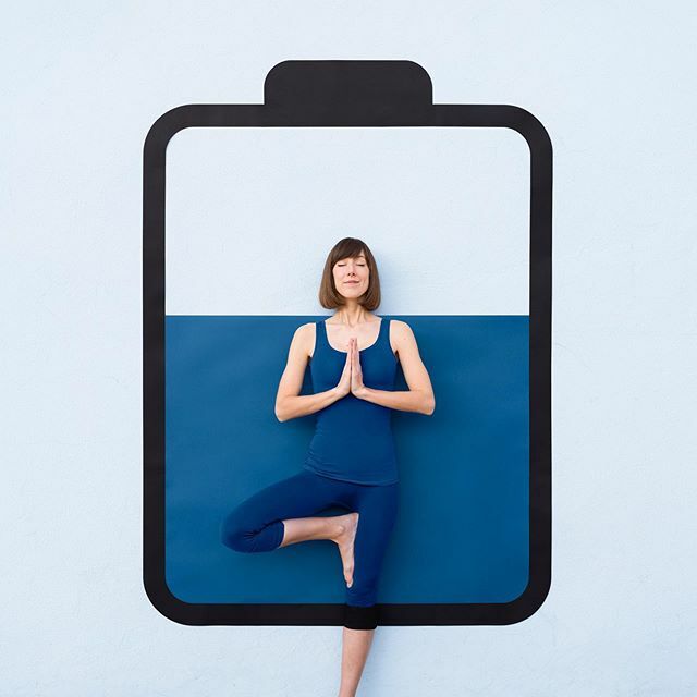 daniel r. cuerda (@dr_cuerda) on Twitter photo “Posetive” 🔋
Are you into meditating now too, <a href="/Anniset/">Anna Devís</a>? Yoga to be kidding me! I know that the #Pantone2020 Color of the Year has inspired us all to unplug and recharge –Classic Blue is definitely a calming shade– but come on, don’t you think this is… ift.tt/2uMQUzR “Posetive” 🔋
Are you into meditating now too, <a href="/Anniset/">Anna Devís</a>? Yoga to be kidding me! I know that the #Pantone2020 Color of the Year has inspired us all to unplug and recharge –Classic Blue is definitely a calming shade– but come on, don’t you think this is… ift.tt/2uMQUzR