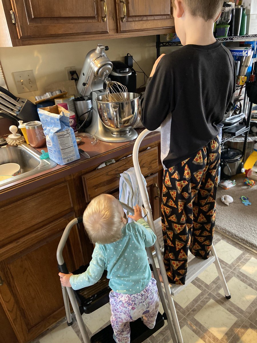 amandarush24's tweet photo. Bubba let me help! #littlesisterproblems https://t.co/DV4aVv8CDp