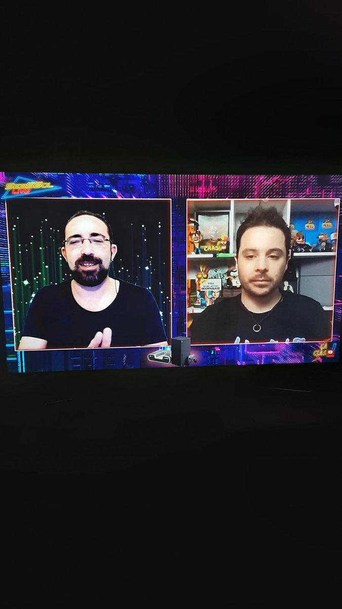 MikitPerse's tweet photo. @SebSSol invite @Chris_Liberty93 pour son émission #caclash et débattent sur la guerre de communication #PS5 VS #XboxSeriesX Foncez-y https://t.co/EGRlc4XOUt Merci https://t.co/1kw6Gr501C
