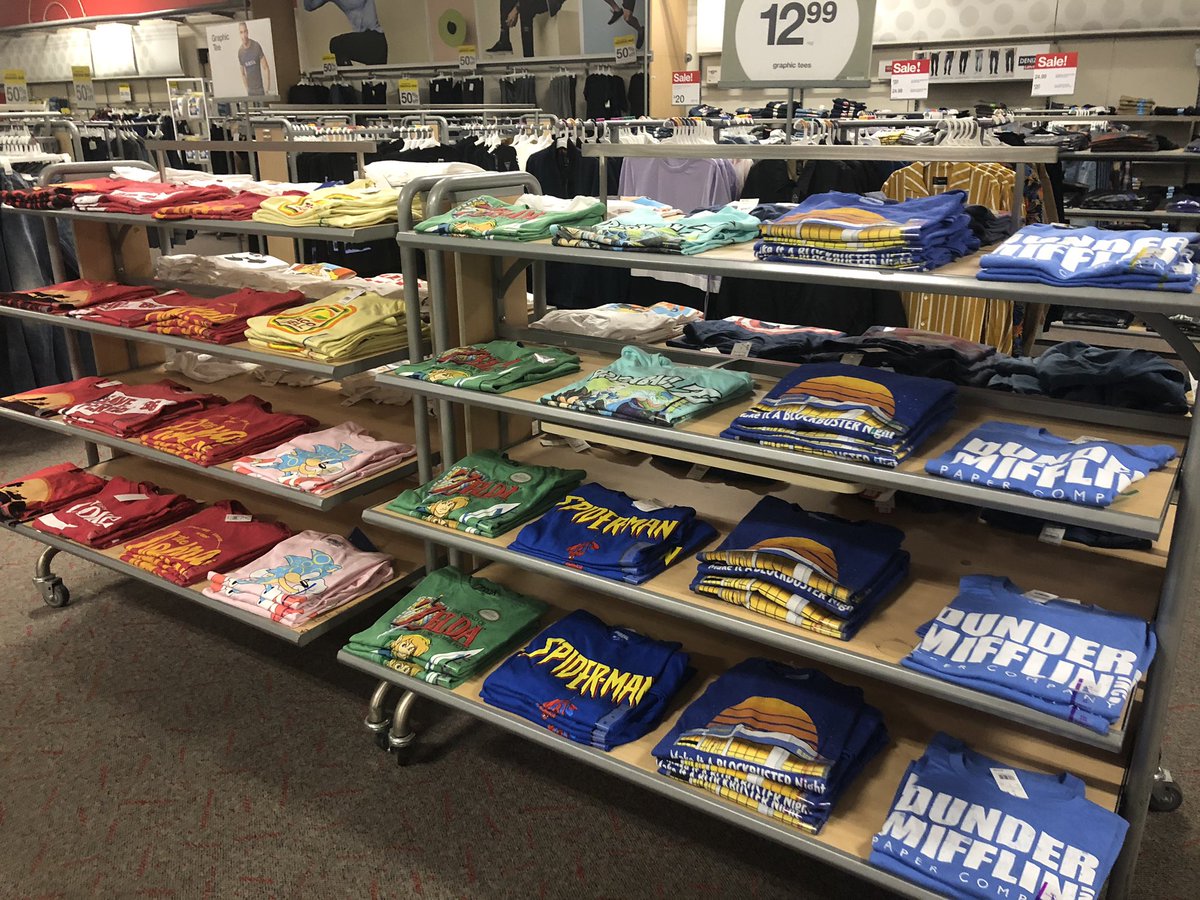 Nothing better than coming in on Monday morning to a beautiful Style department. Fully zoned, #crispy folds, and #guestready after the weekend. #t2098 #d167 <a href="/TomvMoore/">Tom Moore</a> @VMDakota2098