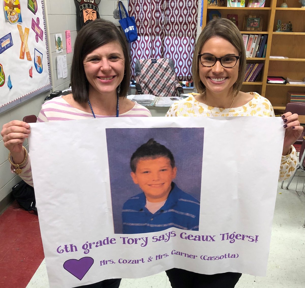LowndesMiddle's tweet photo. Mrs. Cozart, Mrs. Garner &amp; all LMS teachers would like to wish former 6th grader, now LSU fullback Tory Carter, the best of luck tonight in the NCAA College Football Championship! May the Viking spirit be with you! #GeauxTigers! @Tory44Carter @LSUTigers @LSUfootball #torycarter https://t.co/qUzu4dIfCy