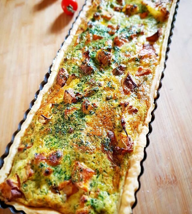 finding_feasts's tweet photo. Is there anything more delicious than a savoury tart? They are effortless to make and yet look like time and thought have been put into it...Like framed pictures of edible art.

Any ingredients can go into your tart but this one I have left simple, just … https://t.co/gRewjm8k80 https://t.co/APqc3Vbb5o