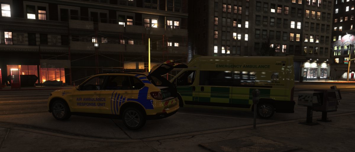 GMRPC_NWAS's tweet photo. HX001 and A309 booked on to help the people throughout GMP tonight! Have a good night all 😀 

@GMPRPC https://t.co/g1RwDNTyFX