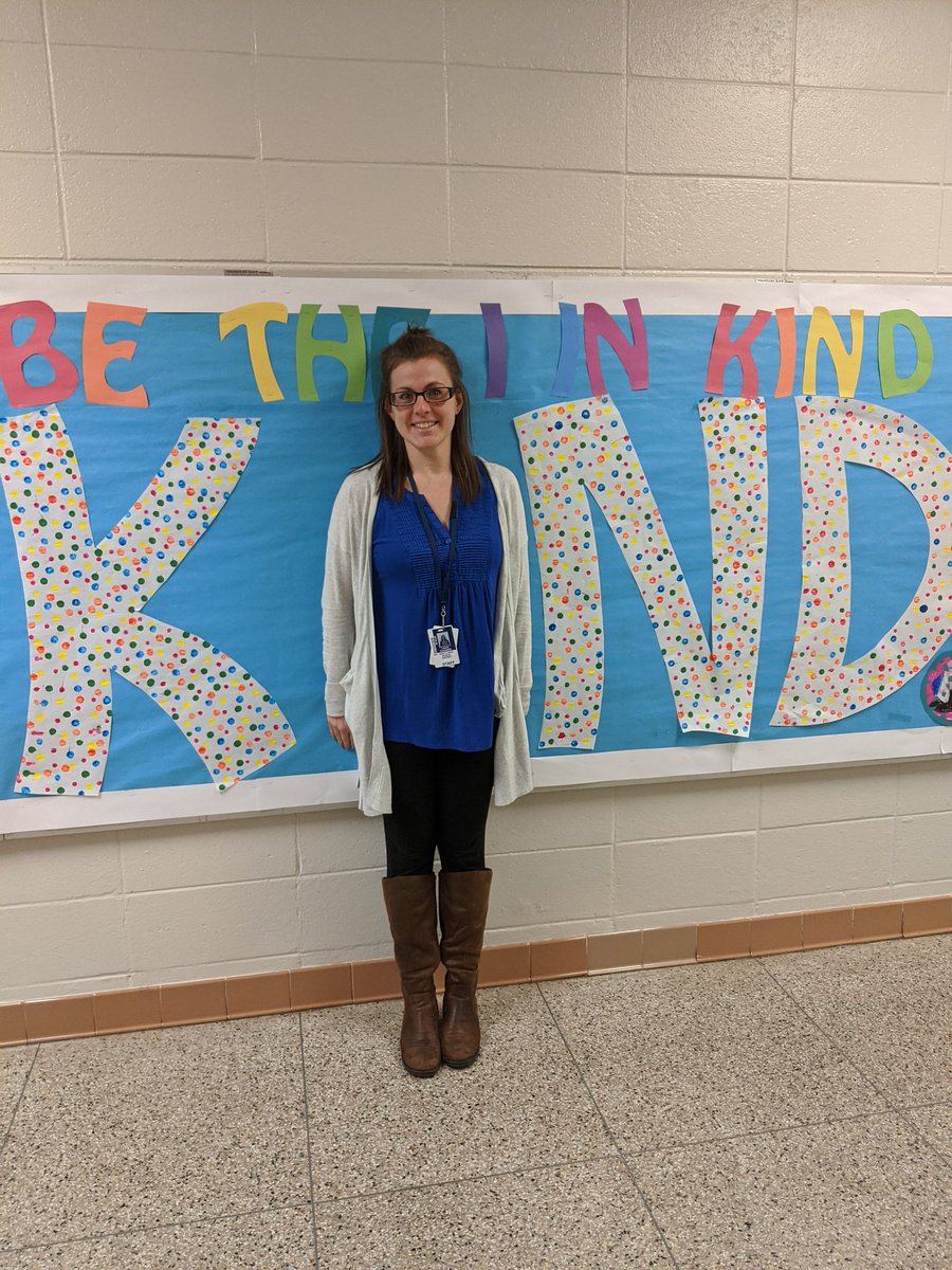 msalisonchapman's tweet photo. Most of the 3rd grade team being the "I" in "Kind"! #whereisKelly #twitterlessLauren @LaurieCorrNPSD https://t.co/Gajtq2ag1p