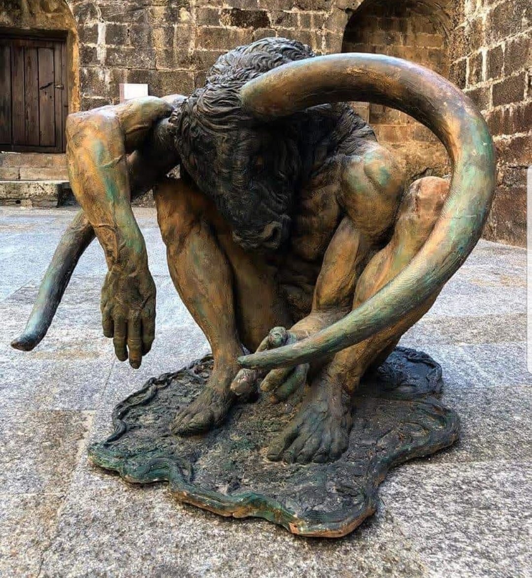 минотавр скульптура. педро рекехо. тесей и минотавр скульптура канова. минотавр древняя греция. минотавр скульптура педро.