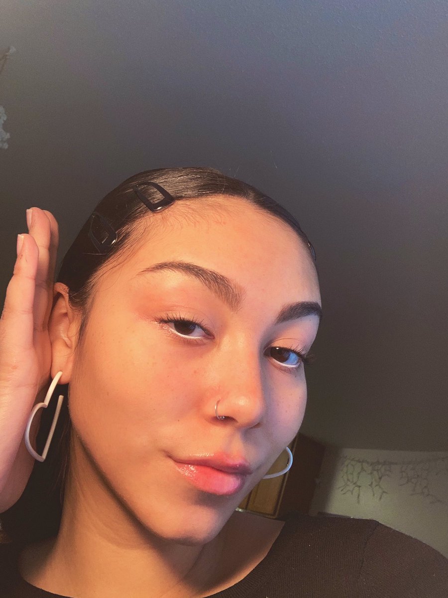 alondra_neun's tweet photo. I gave up Instagram so guess I’ll just post these here since I was feelin myself... the power of some mascara and white eyeliner 🤩 https://t.co/QmSi0XShFF