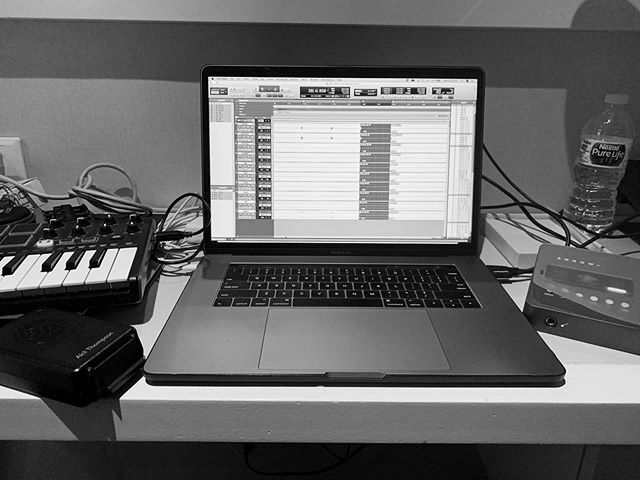 aKaTMusic's tweet photo. Still amazed at what you can do on the go... #neverstop #keepdreaming #makeyourownsamples https://t.co/emnZQV6sPZ https://t.co/3xB2lMd6zd